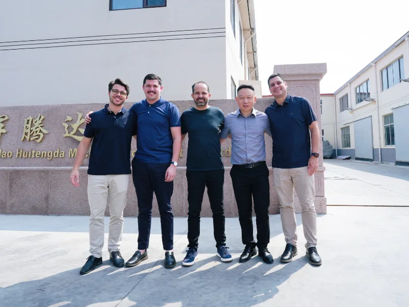 Un client brésilien visite notre usine pour discuter des mises à niveau des compresseurs et de la coopération à long terme